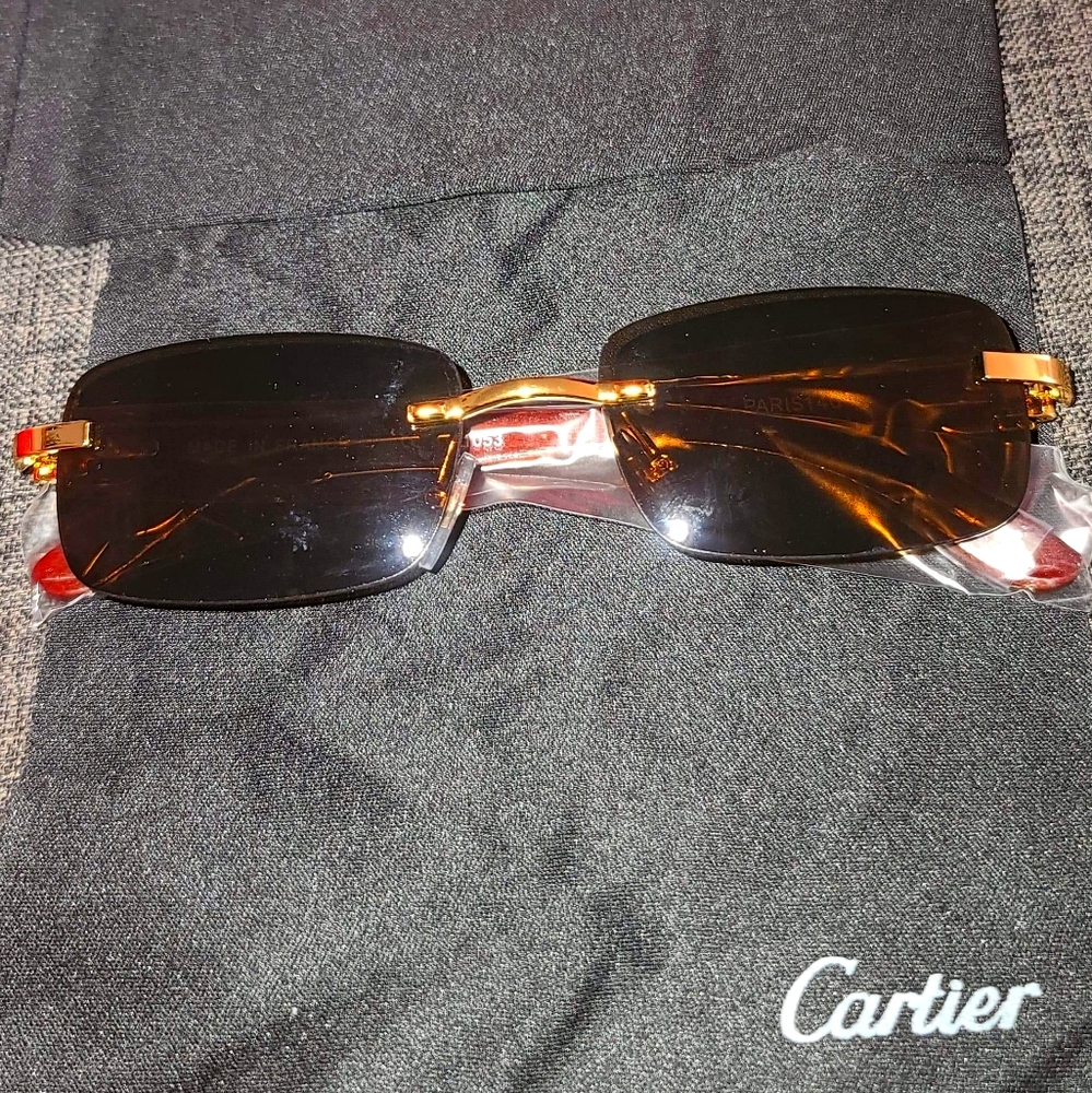 brown sunglasses